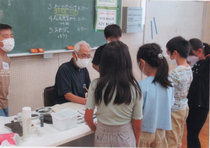 松尾好高指導　鳶尾小学校　水墨画教室情景