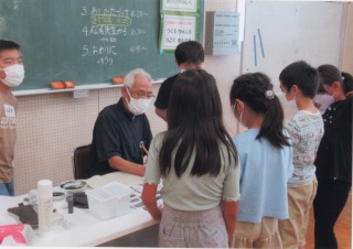 松尾好高指導　鳶尾小学校　水墨画教室情景