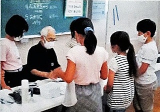 松尾好高指導　鳶尾小学校　水墨画教室情景